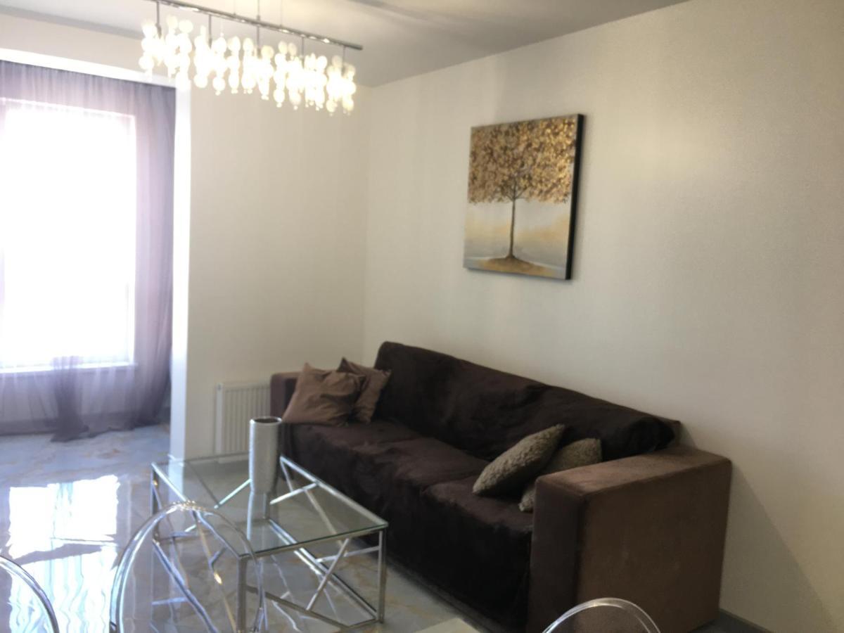 4-Room Jacuzzi Apartment Львов Экстерьер фото