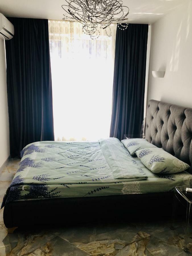 4-Room Jacuzzi Apartment Львов Экстерьер фото